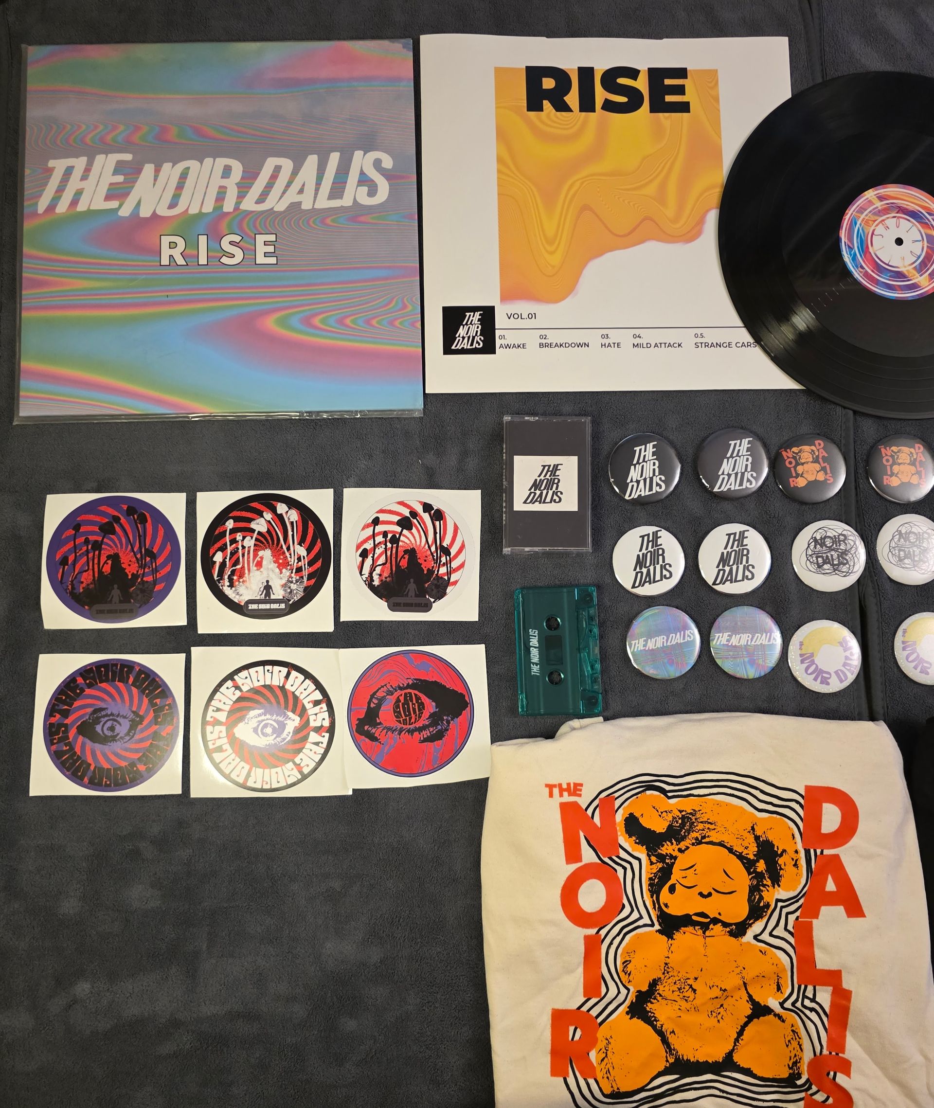 The Noir Dalis at More Photos